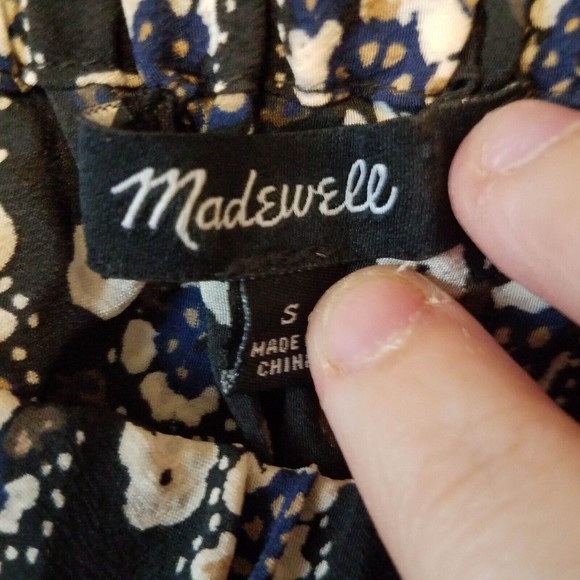 Madewell Women's Small Silk Gardenhouse Off the Shoulder Top in Abstract Floral - Picture 3 of 5